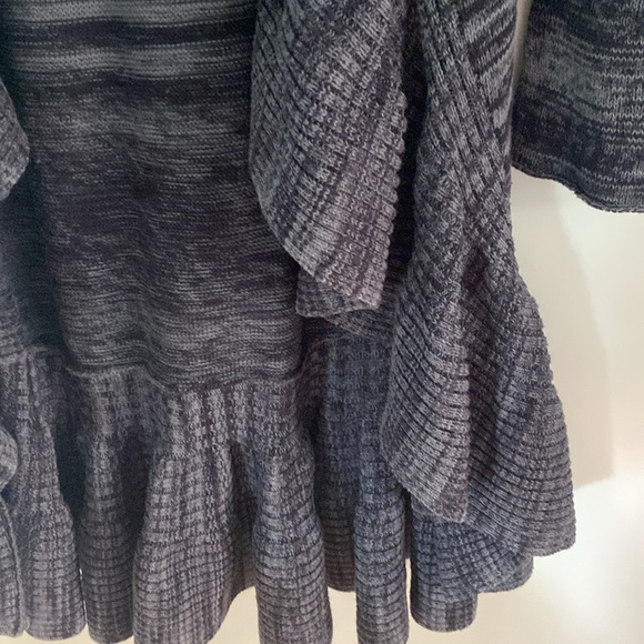 NEIMAN MARCUS LONG SLEEVE SWEATER SIZE XS. - Picture 8 of 9